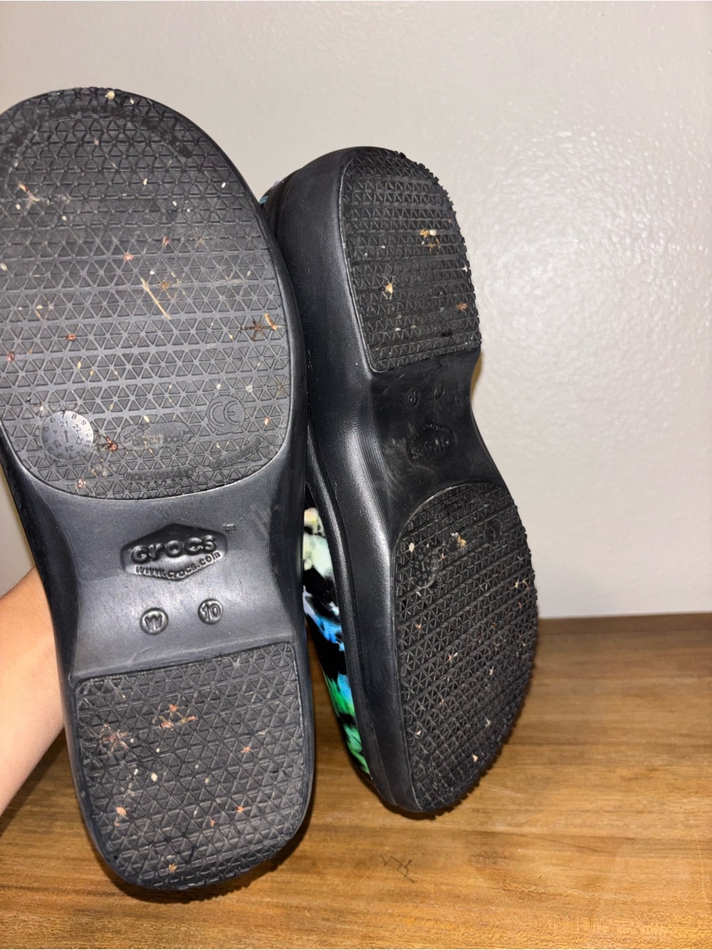 CROCS Black Multi Tie-Dye Clog - Picture 4 of 4
